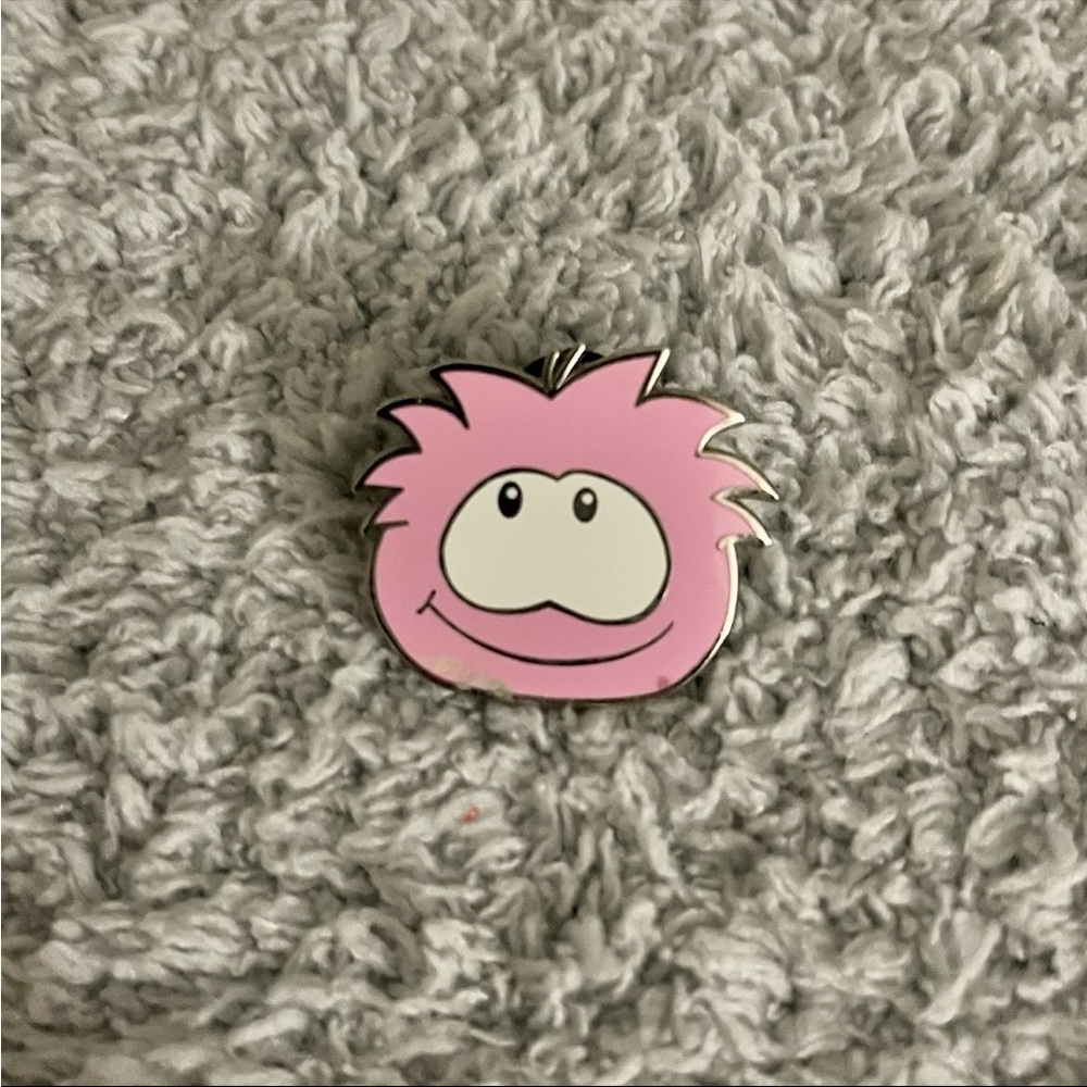 ❄️5/$20 Disney Club Penguin Pink Puffle Pin